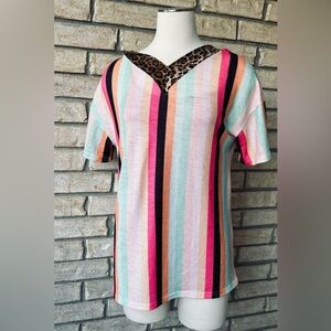COLORED STRIPED BLOUSE WITH LEAPORD V-NECK MED